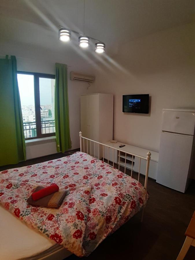 Romantic Calm Apartments Piata Universitate Bukarest Kültér fotó